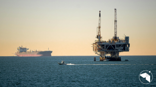 🛢️ Brent tops $100 as Hormuz shutdown bites.png